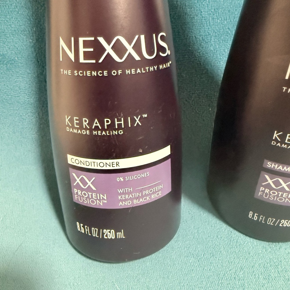 Nexxus Keraphix Hair Care Duo in Black shampoo and conditioner - Picture 2 of 3